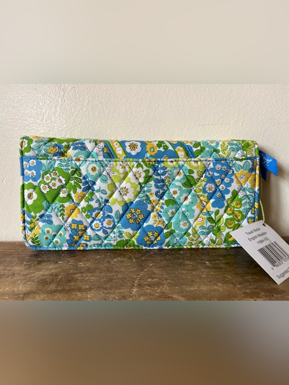 Vera Bradley NWT Quilted Travel Wallet English Meadow - Picture 3 of 15